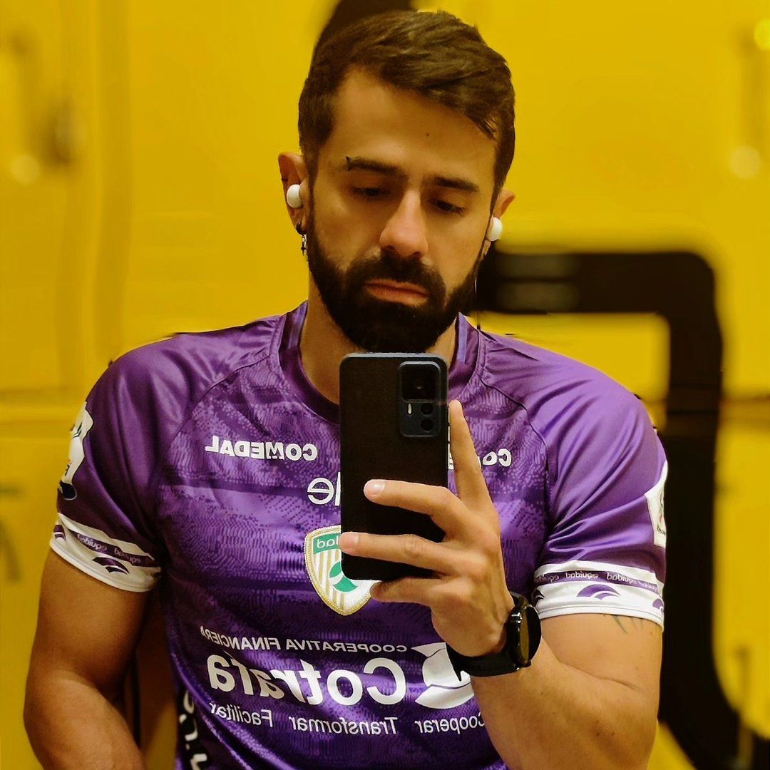 <strong>Andrés R.</strong>